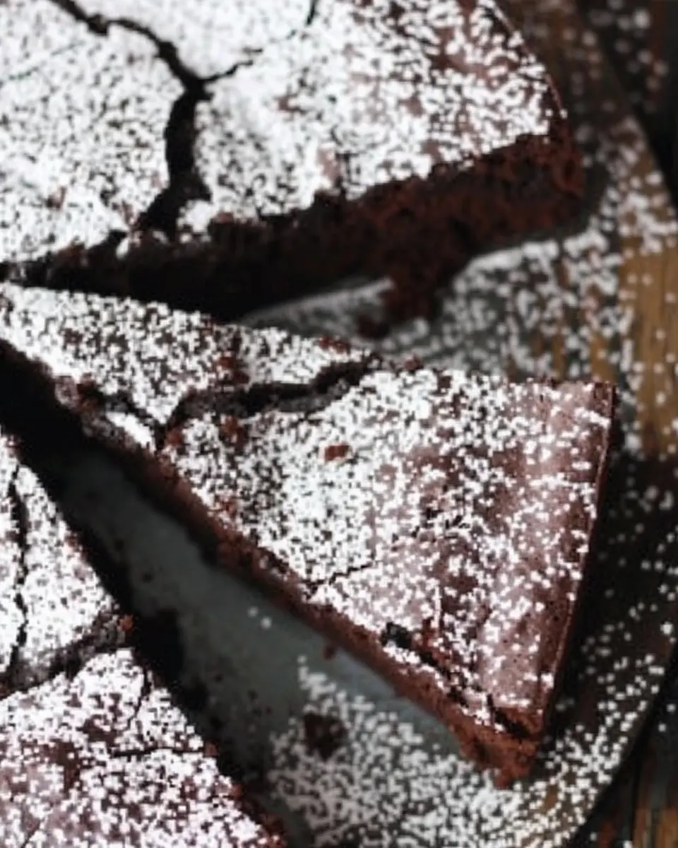 Flourless Chocolate Cake: The Best Indulgent Treat for Dessert Lovers